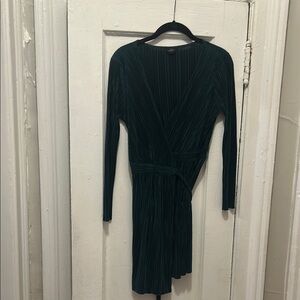 Topshop Green V-Neck Long Sleeve Wrap Mini